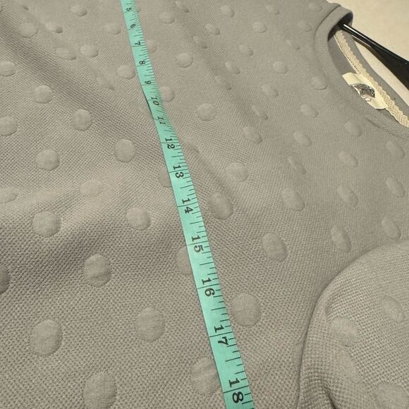 ANTHROPOLOGIE | Lili’s Closet | Women Small gray polka dot pleated cuff top - Picture 6 of 7